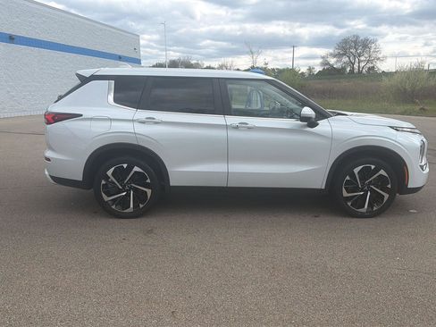 Used 2024 Mitsubishi Outlander SE FWD image 6