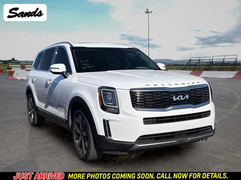 Certified 2022 Kia Telluride S FWD image 1