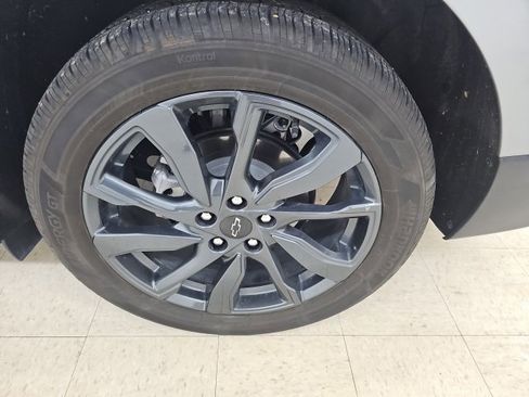 Used 2023 Chevrolet Equinox RS w/ LPO, Floor Liner Package image 23