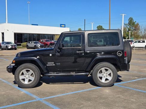Used 2013 Jeep Wrangler Sport image 9