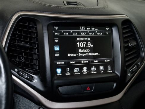 Used 2017 Jeep Cherokee Limited AWD/4WD image 15