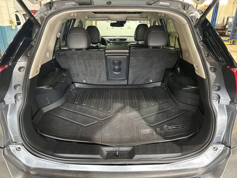 Used 2017 Nissan Rogue SL w/ SL Premium Package FWD image 15