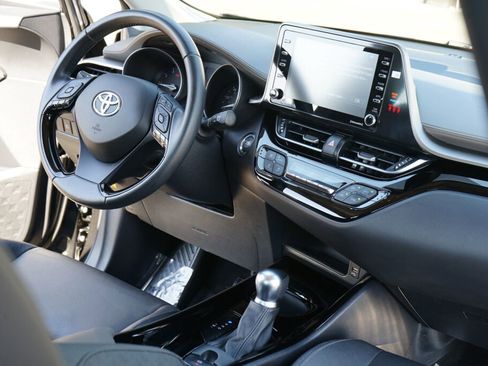 Used 2022 Toyota C-HR Limited image 22
