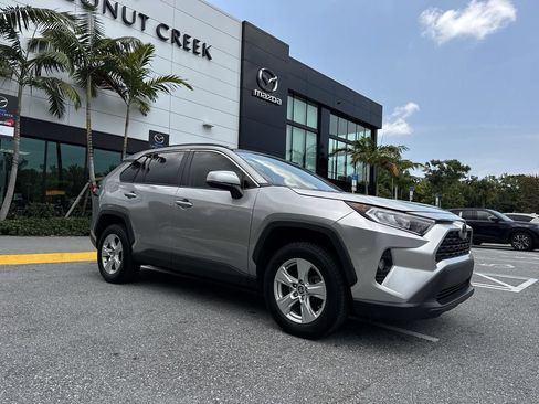 Used 2021 Toyota RAV4 XLE FWD image 22