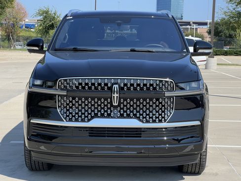 New 2025 Lincoln Navigator L Reserve image 13