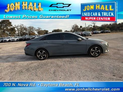 Used 2023 Hyundai Elantra Limited image 14