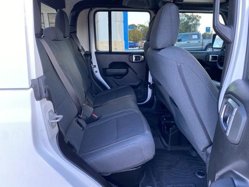 Used 2024 Jeep Gladiator Sport image 17