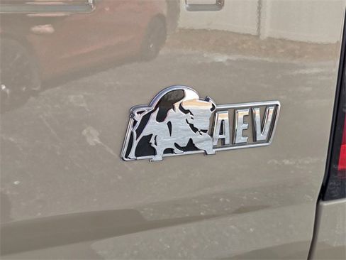 Used 2022 Chevrolet Colorado ZR2 w/ Colorado ZR2 Bison Edition image 12