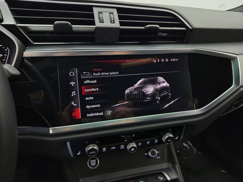 Used 2024 Audi Q3 2.0T Premium Plus AWD/4WD image 13