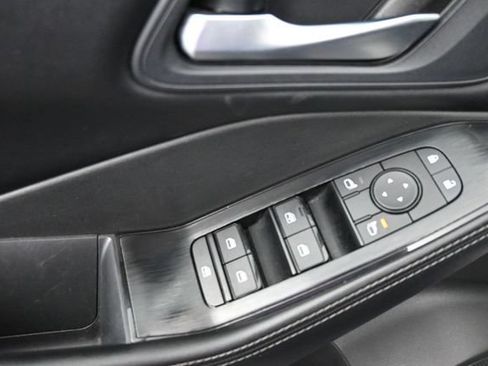 Used 2024 Nissan Rogue SV AWD/4WD image 12