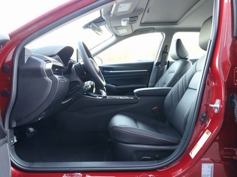 New 2025 Nissan Altima 2.5 SR w/ SR Premium Package image 12