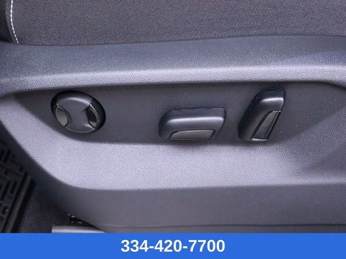 Certified 2025 Volkswagen Atlas SE w/ Black Wheel Package image 22