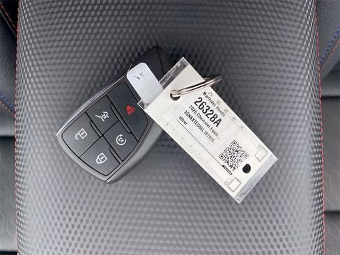 Used 2025 Chevrolet Equinox RS w/ Safety and Technology Package image 28