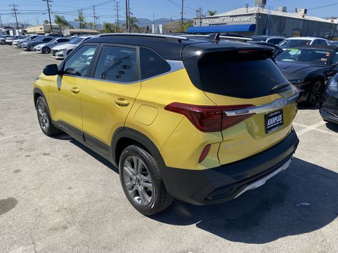 Used 2022 Kia Seltos S FWD image 9