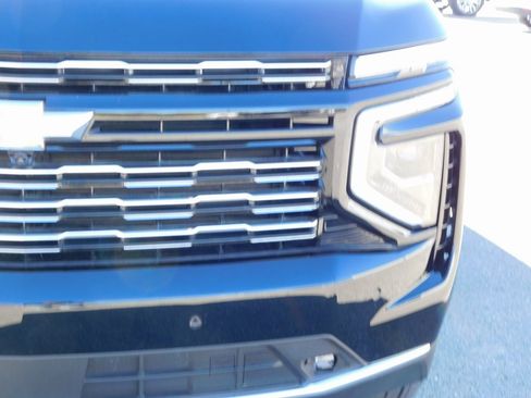 New 2025 Chevrolet Suburban High Country image 9