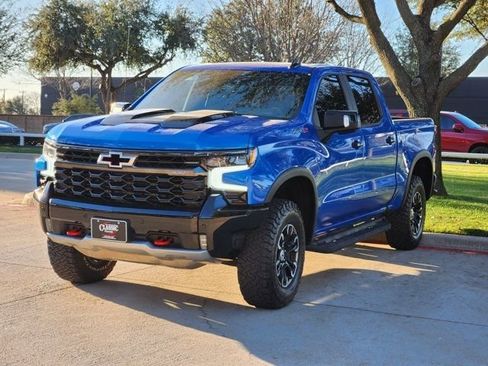 Used 2025 Chevrolet Silverado 1500 ZR2 w/ Technology Package image 12