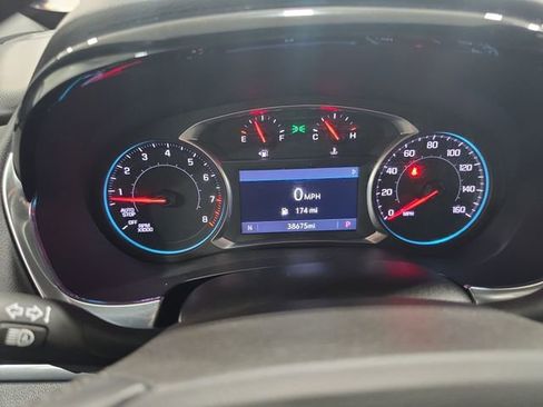 Used 2023 Chevrolet Traverse LT w/ Rear Camera Mirror Package AWD/4WD image 12
