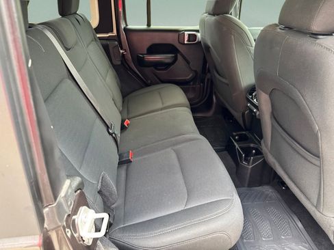 Used 2020 Jeep Wrangler Unlimited Sport AWD/4WD image 33