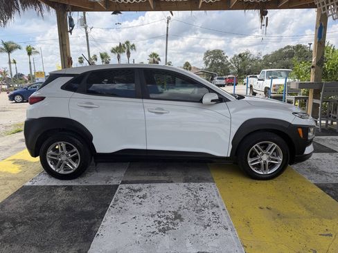 Used 2018 Hyundai Kona SE FWD image 8