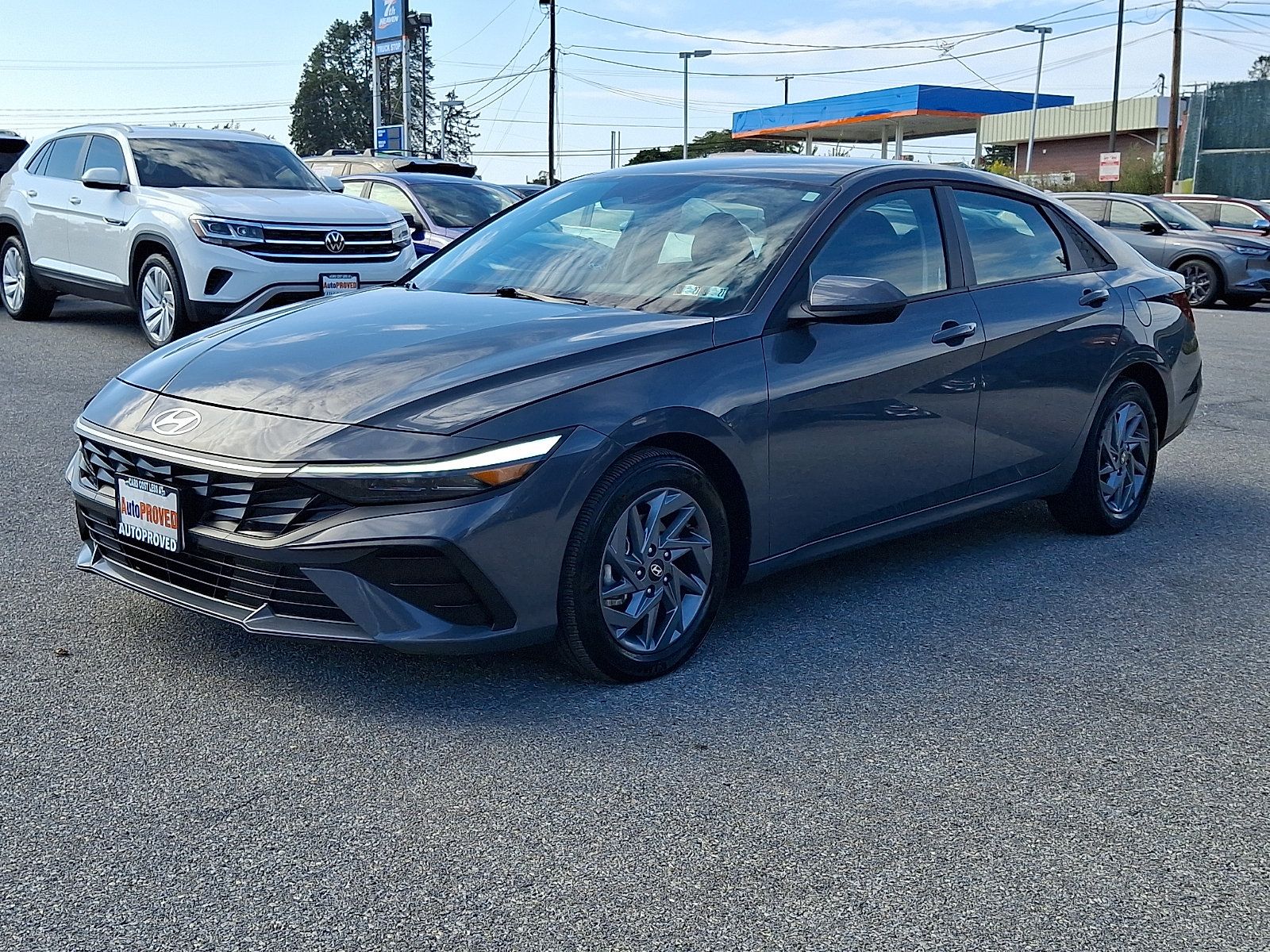 Used 2026 Hyundai Elantra Hybrid FWD image 3