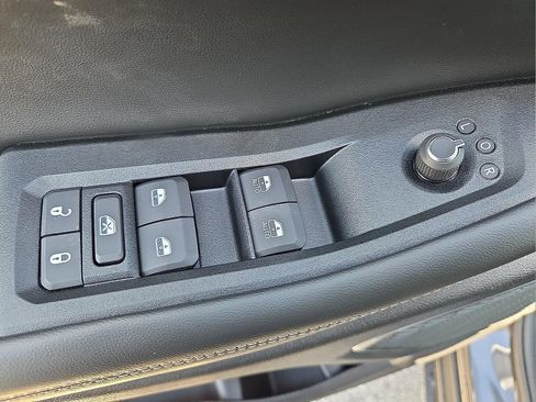 New 2026 Jeep Grand Cherokee L Limited w/ Luxury Tech Group II image 16