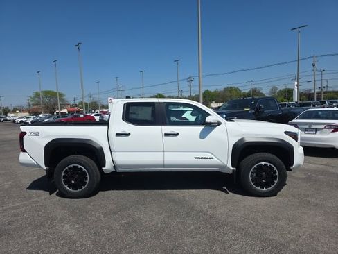 New 2026 Toyota Tacoma TRD Off-Road AWD/4WD image 4