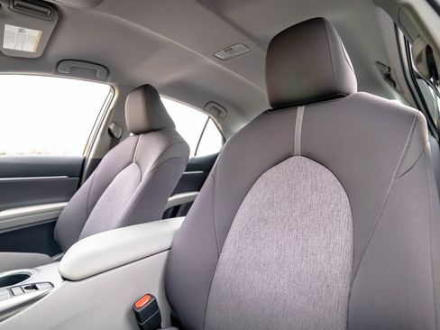 Used 2023 Toyota Camry LE image 6