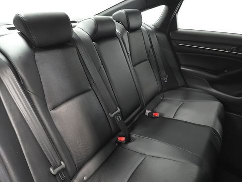 Used 2019 Honda Accord Sport image 16