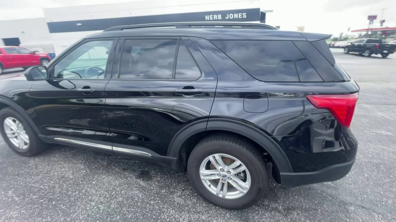 Used 2024 Ford Explorer XLT w/ Equipment Group 202A AWD/4WD image 7