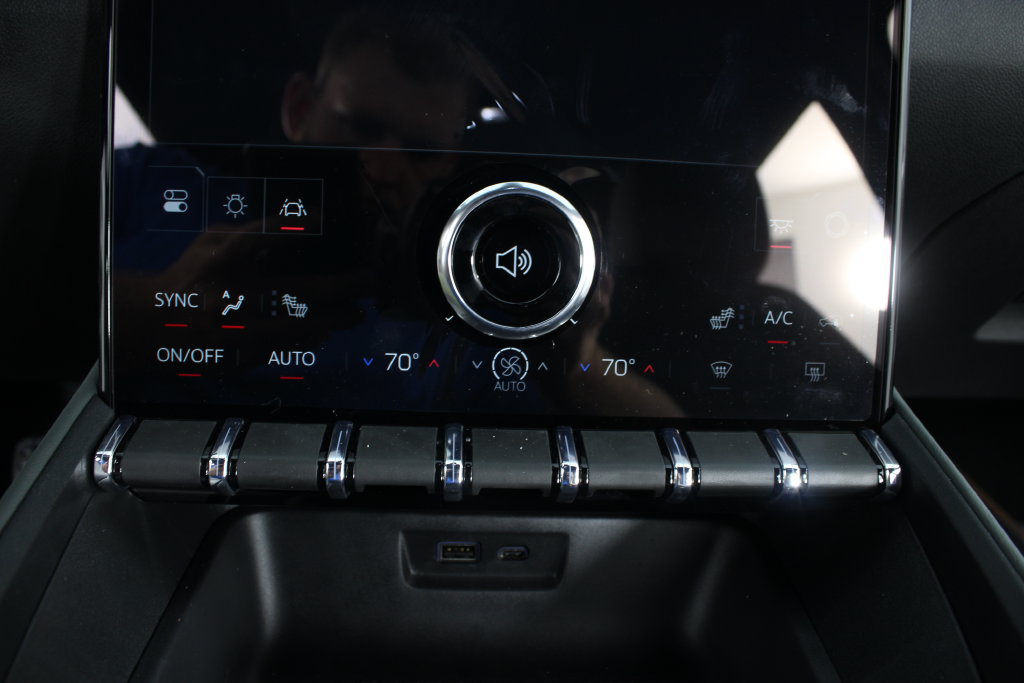 New 2027 GMC Terrain AT4 AWD/4WD image 6