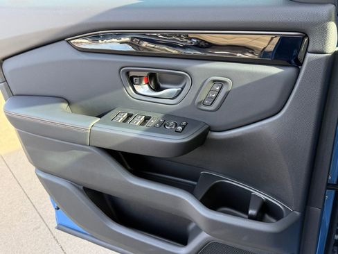 Certified 2025 Honda Pilot TrailSport image 34