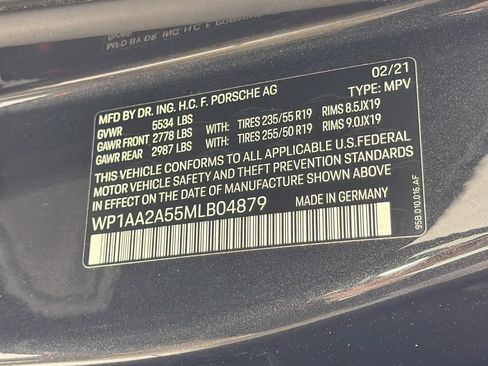 Certified 2021 Porsche Macan AWD/4WD image 35