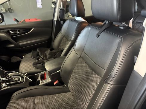 Certified 2022 Nissan Rogue Sport SV w/ Technology Package AWD/4WD image 8