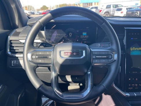 Used 2025 GMC Acadia Elevation FWD image 14