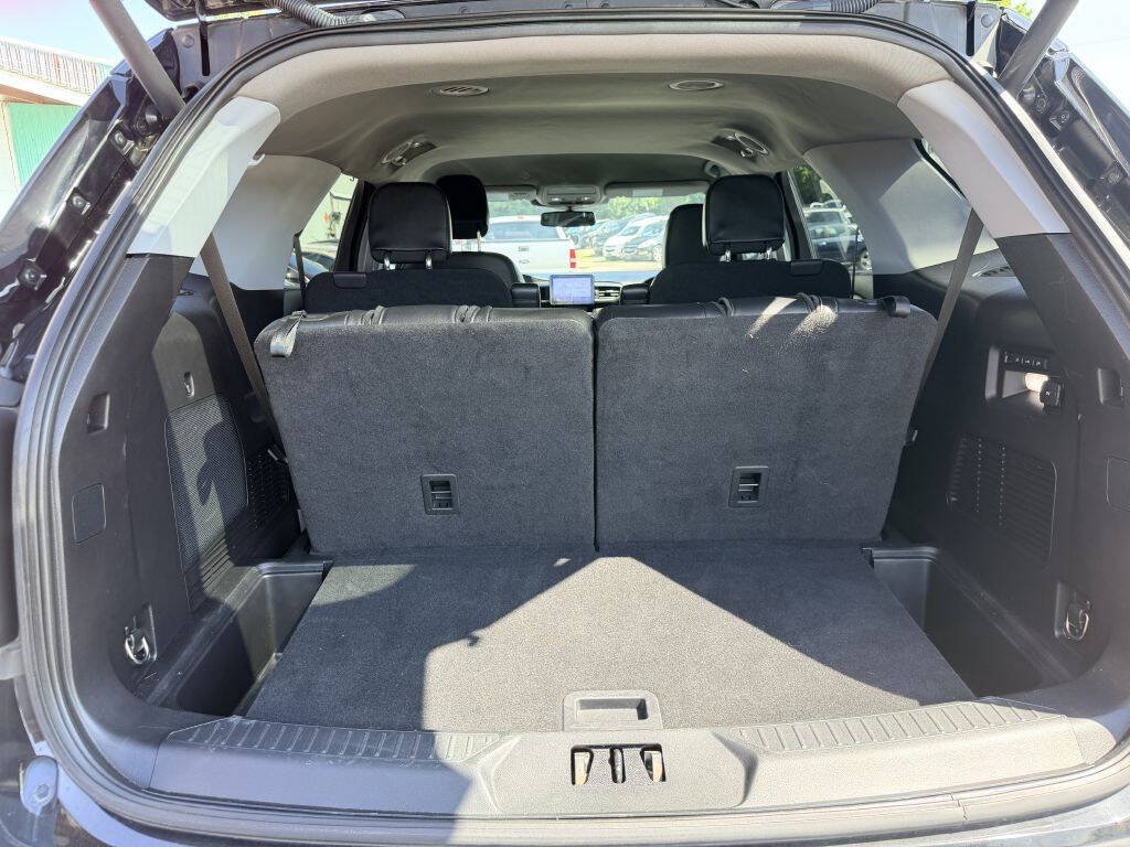 Used 2021 Ford Explorer Limited w/ Equipment Group 301A AWD/4WD image 5