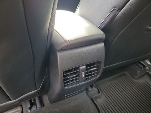 Used 2025 Toyota Corolla Cross AWD Hybrid image 12