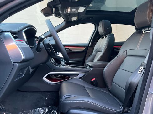 Used 2025 Jaguar F-PACE R-Dynamic S image 13