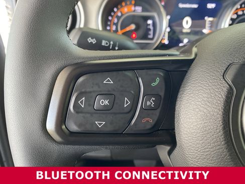 Used 2023 Jeep Gladiator Sport image 11