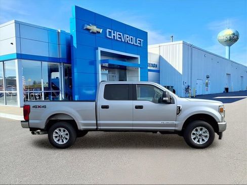 Used 2022 Ford F350 XLT image 2