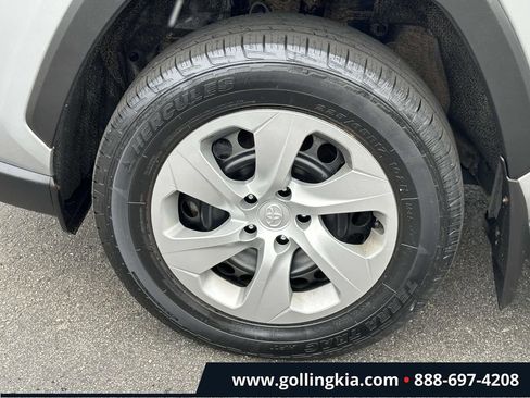 Used 2022 Toyota RAV4 LE AWD/4WD image 7