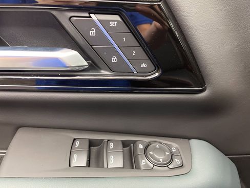 New 2026 GMC Yukon XL AT4 w/ AT4 Premium Plus Package AWD/4WD image 9