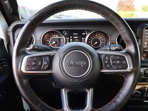 Used 2021 Jeep Gladiator Overland AWD/4WD image 10