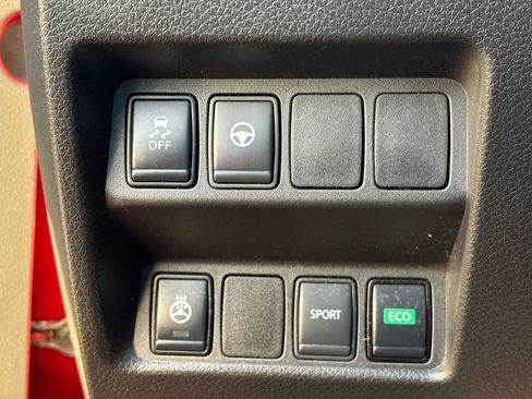 Used 2021 Nissan Rogue Sport SV w/ Technology Package FWD image 20