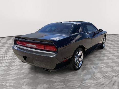 Used 2010 Dodge Challenger R/T RWD image 7
