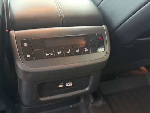 Used 2022 Nissan Pathfinder SL FWD image 18