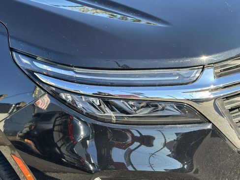 Used 2022 Chevrolet Equinox LT image 9