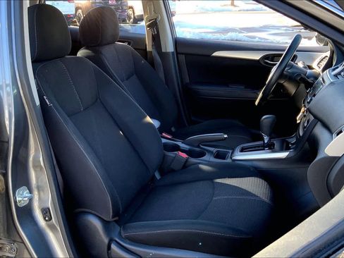 Used 2018 Nissan Sentra S image 9