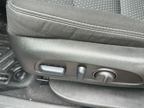 Used 2022 GMC Terrain SLE w/ Driver Convenience Package image 14