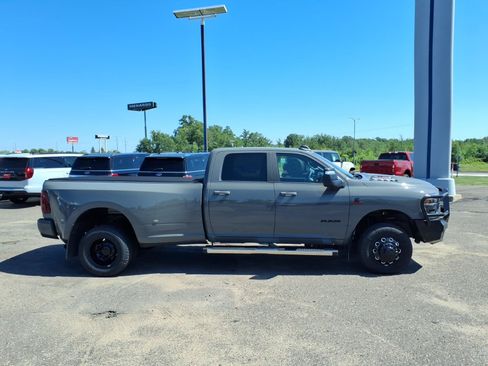 Used 2026 RAM 3500 Laramie w/ Night Edition AWD/4WD image 7