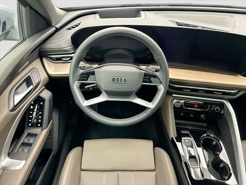 Used 2025 Audi Q5 Premium Plus w/ Premium Plus AWD/4WD image 11